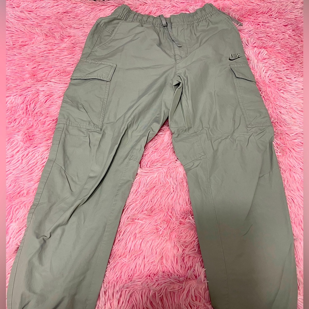 Small grey Nike cargo/parachute pants